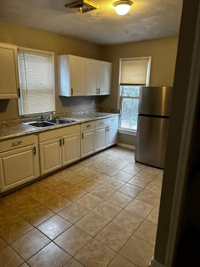 Photo - Spacious 2 bedroom duplex