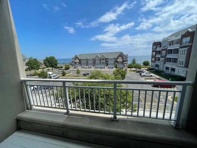 Photo - 3862 S Lake Dr Unit 210