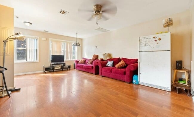 Photo - 1024 E Blancke St Unit HUGE 2 FLOOR APARTMENT