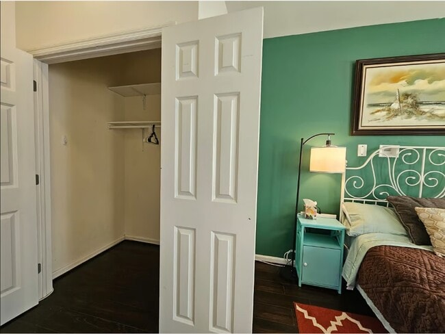 Photo - 2517 Saint Paul St Unidad #3