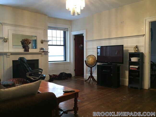 Photo - 1247 Beacon St Unidad 2