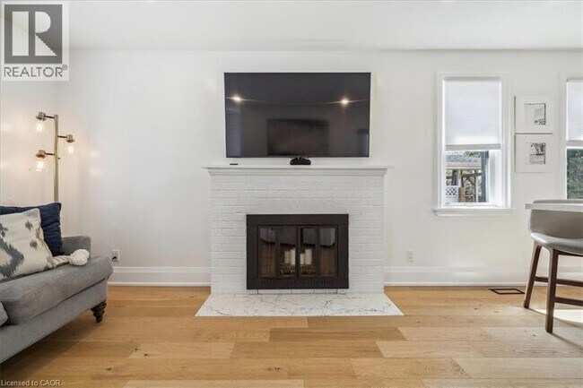 Photo - 2113 New St