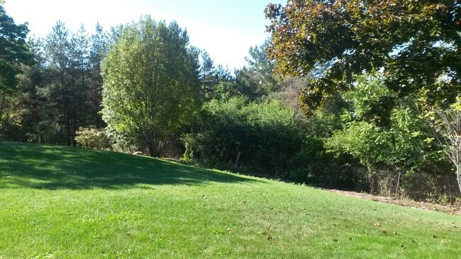 Photo - 28 Drumlins Ter