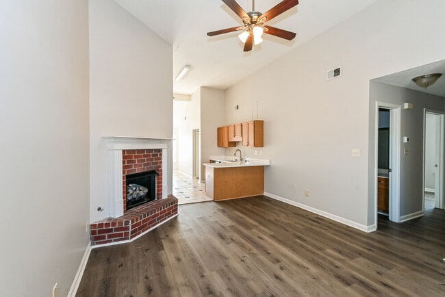 Photo - 6392 Manchester St