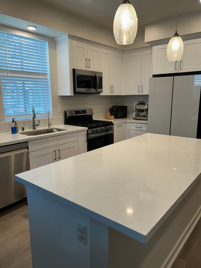 Photo - 719 Winchester Dr