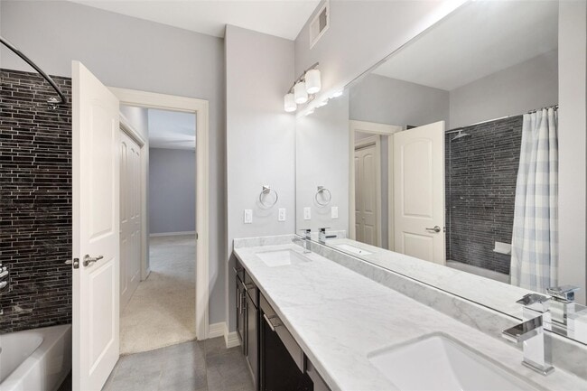 Photo - 3501 Chenevert St Unit 17