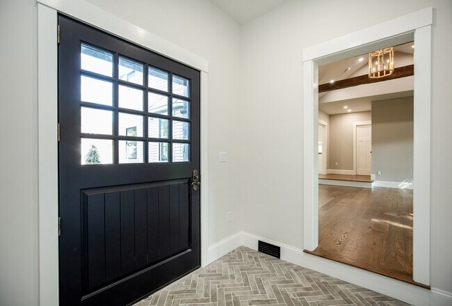 Photo - 18 Wolcott Ave