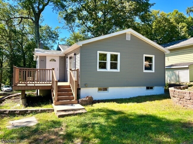 Building Photo - 202 Dupont Ave Rental