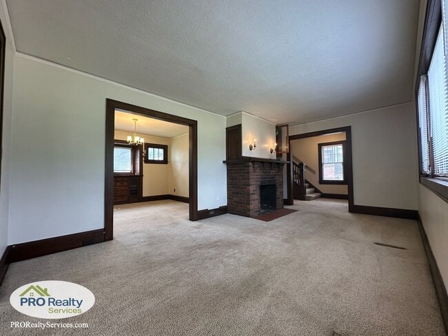 Photo - 3 Bedroom Plus Den Home in St. Paul