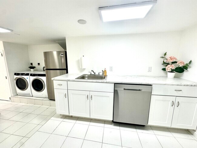 Photo - 247 Clendenny Ave Unidad 1 (DUPLEX)