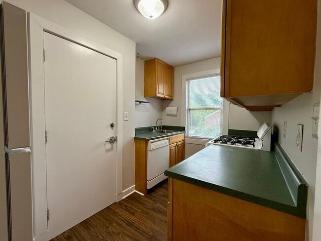 Photo - 1400 Kenmore Ave Unidad A6