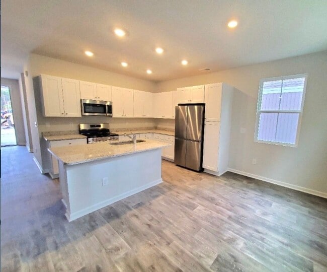 Photo - 160 Cypress Holw Dr