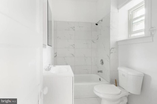 Photo - 6500 Lincoln Dr Unit 5L