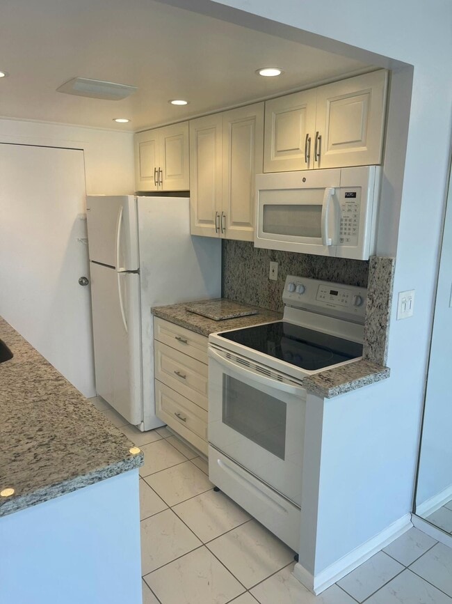 Photo - 720 Orton Ave Unidad 607