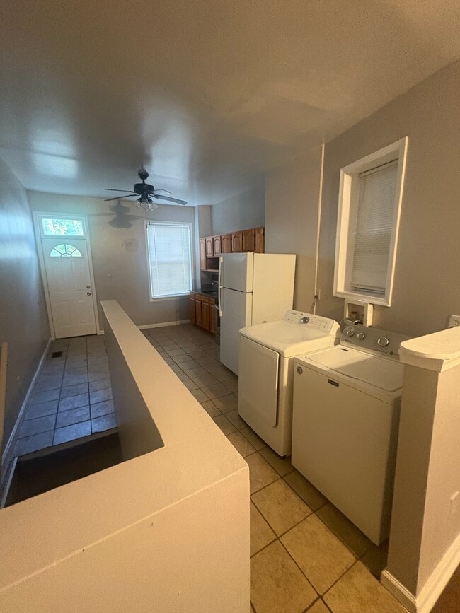 Photo - 2753 Mosher St