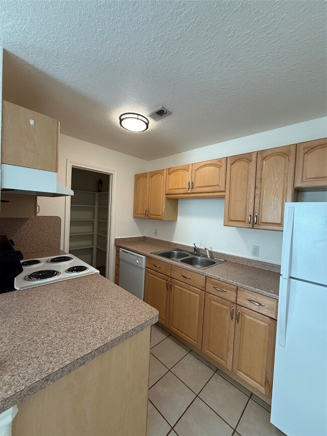 Photo - 827 Algoa-Friendswood Rd