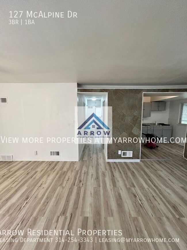 Photo - 127 McAlpine Dr-