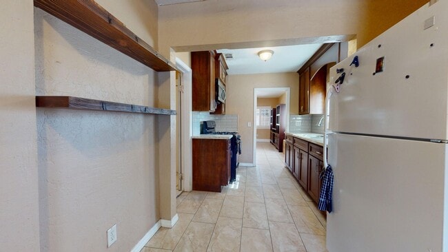 Photo - 4146 E McKenzie Ave