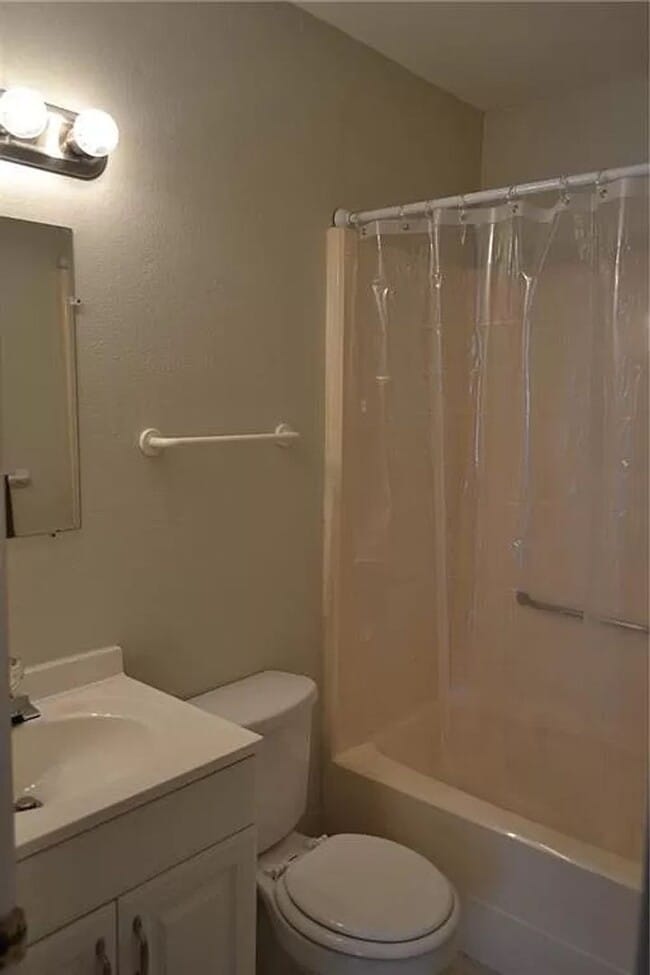 Photo - Charming 2/2 Condo Blocks from Baylor Campus! Unit 7
