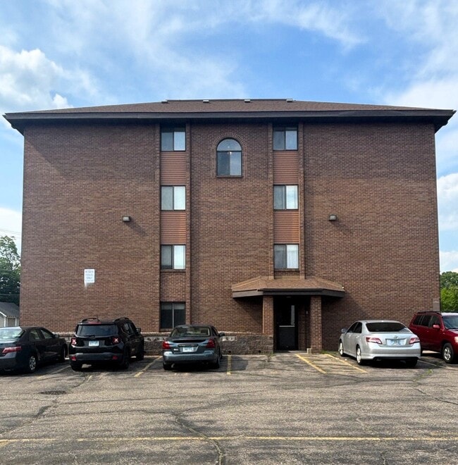 Building Photo - 819 6th Ave S Unit 203