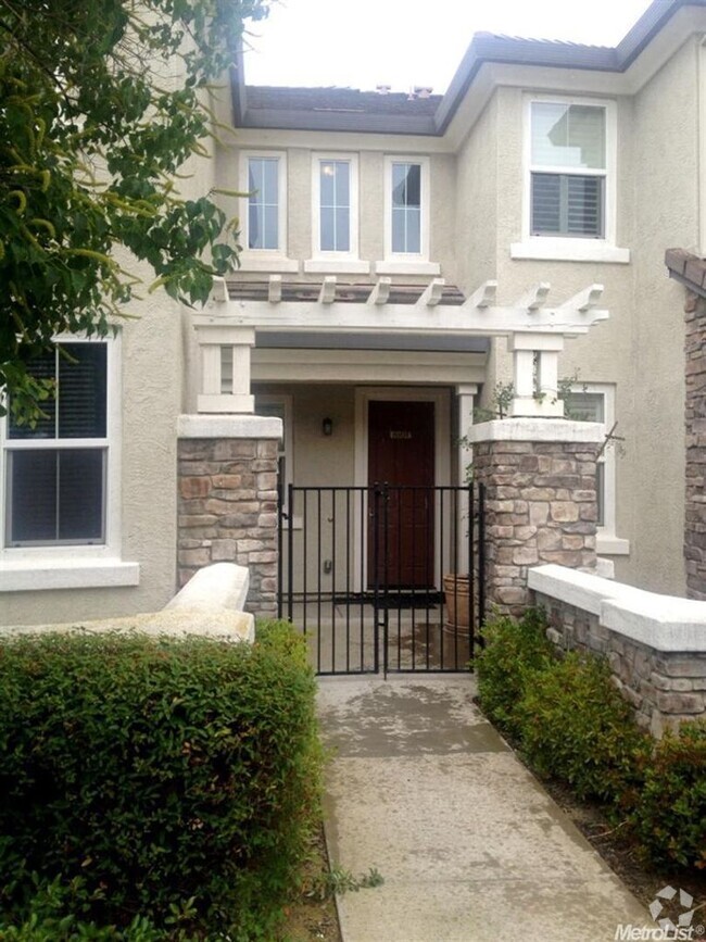 Building Photo - Adorable 2/2 Natomas Condo!  PLEASE READ E...