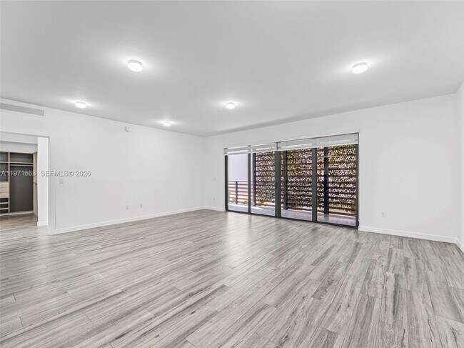 Photo - 2955 Bird Ave Unidad 1A