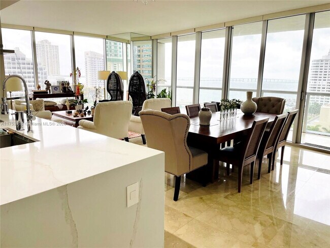 Photo - 495 Brickell Ave Unidad 1201