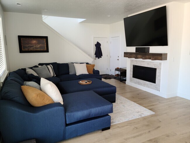 Photo - 1544 W 250 N