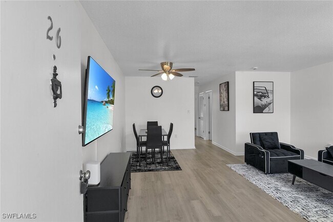 Photo - 3225 E Riverside Dr