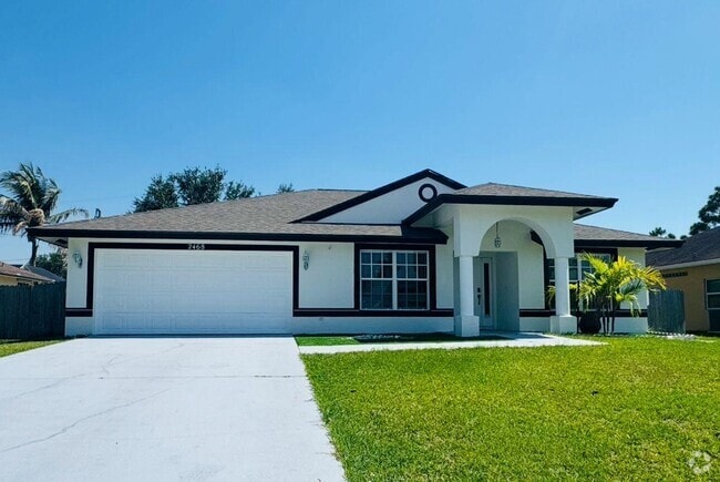 Building Photo - 2468 SW Garcia Ave Rental