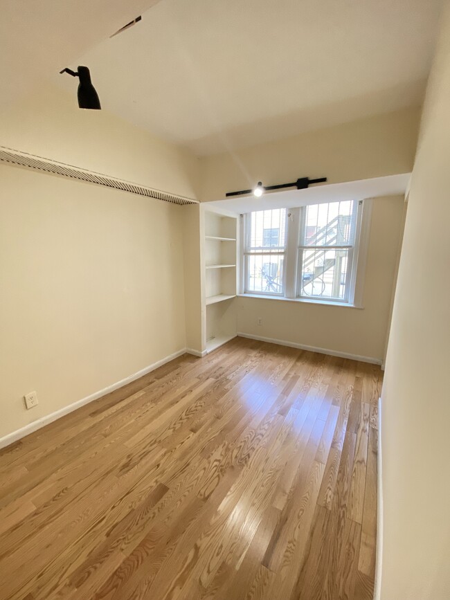 Photo - 45 Ashford St Townhome