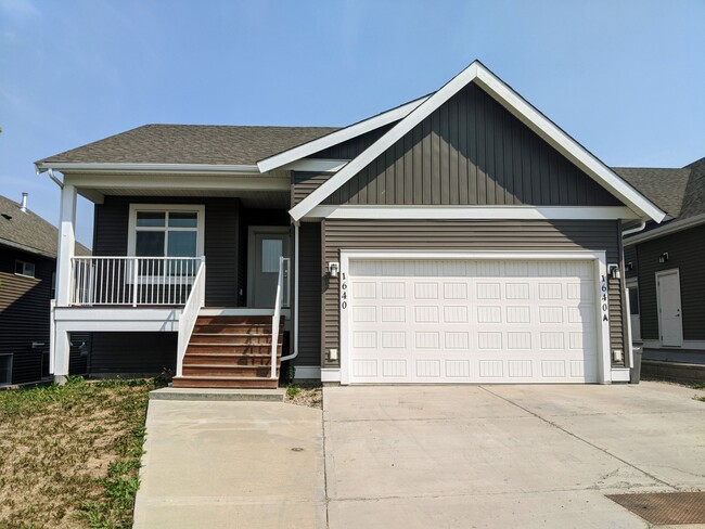 Building Photo - 1648-1687 87 Ave