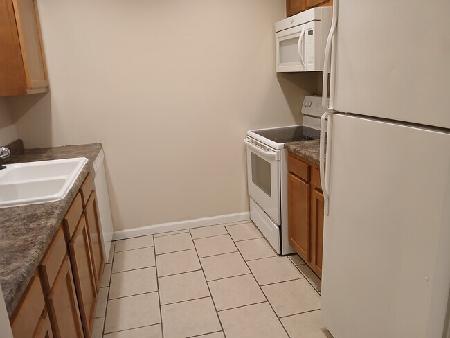 Photo - 1009 Briarwood Rd