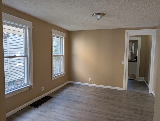 145 Glendale Park