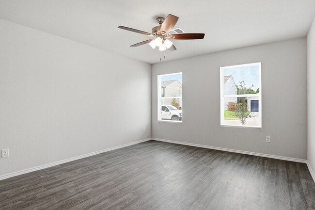 Photo - Contemporary in Cleburne!