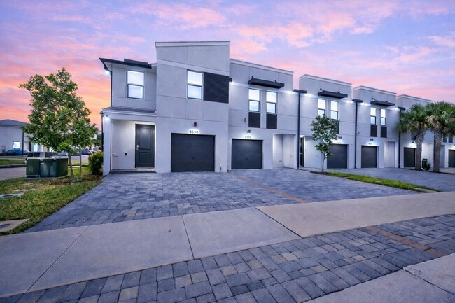 Building Photo - 3550 San Bernardino Wy