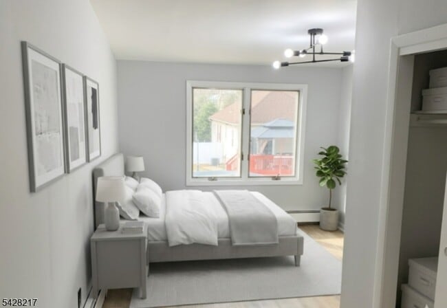 Photo - 2144 Evans St