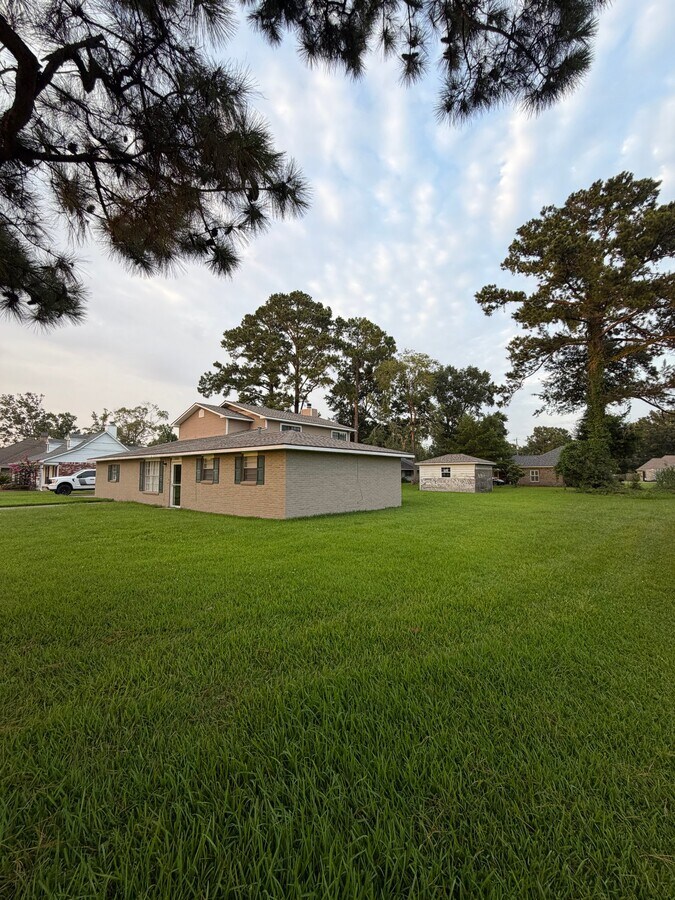 Photo - 2330 S John Ave