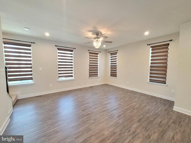 Photo - 8667 Shady Pines Dr