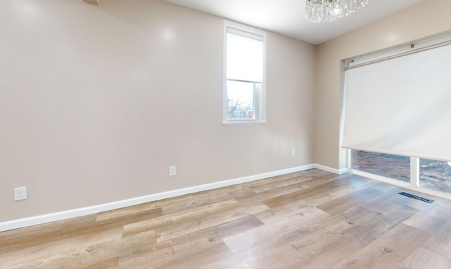 Photo - 8008 Algon Ave