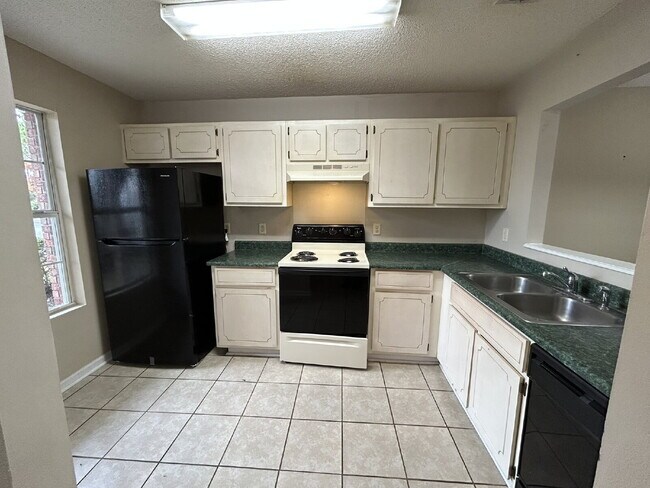 Photo - Condo For Rent