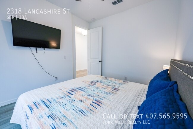 Photo - 2318 Lancashire St