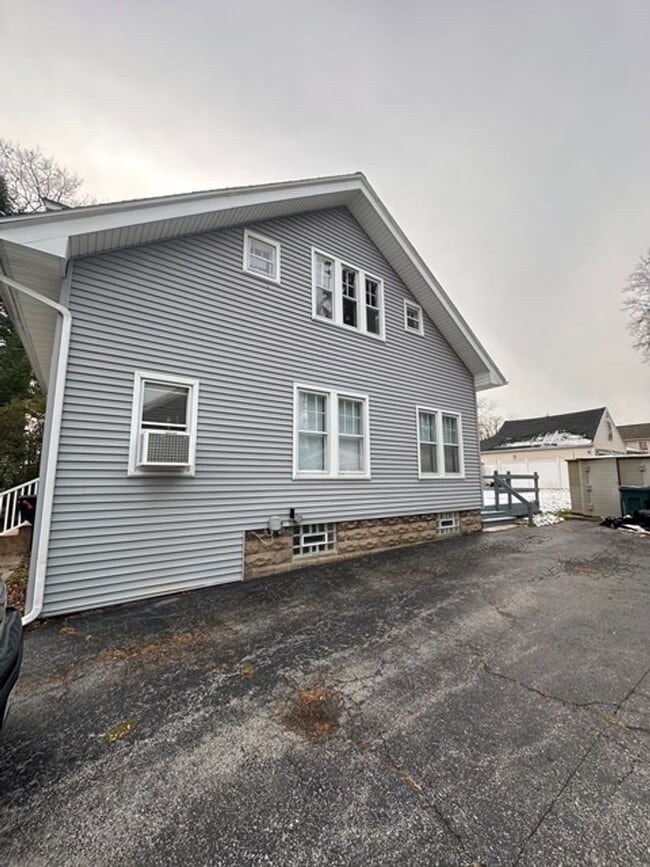 Photo - 25 Meech Park