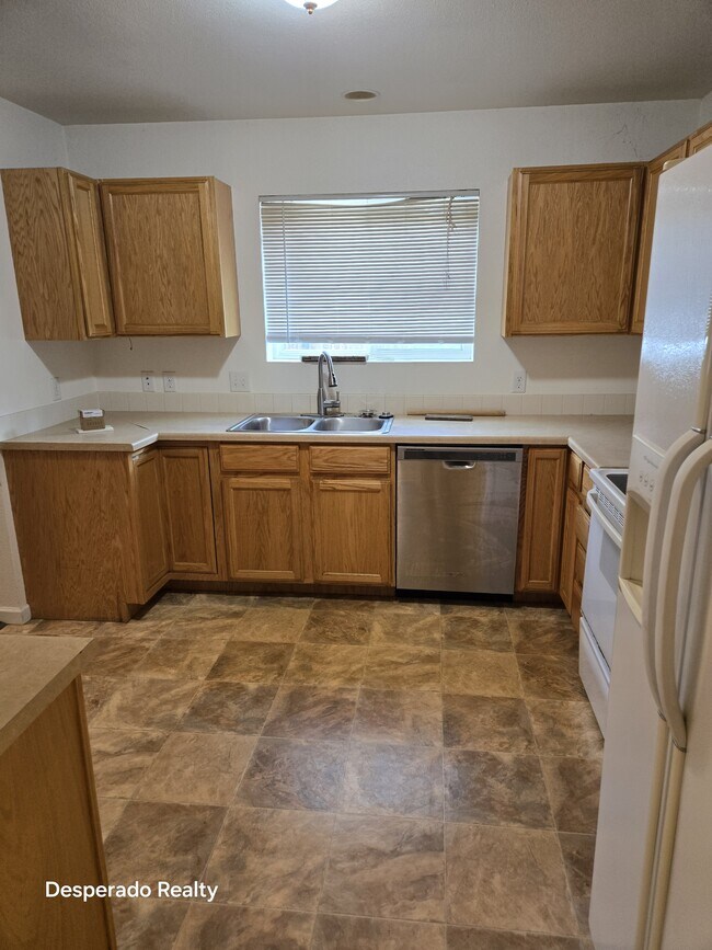 Photo - 2323 Island Pl