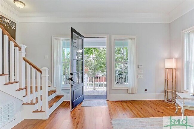 Photo - 4 BED | 2.5 BATH | PRIVATE OFF-STREET PARKING | OUTDOOR PATIO | WALK TO GARVIN HALL
