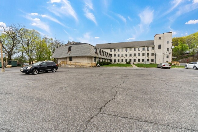 Photo - Railroad Manor - Nearly Renovated - Studio, 1 & 2 Bedroom apartments