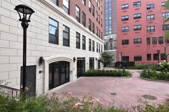 Building Photo - 2 Mill St Unit 7D