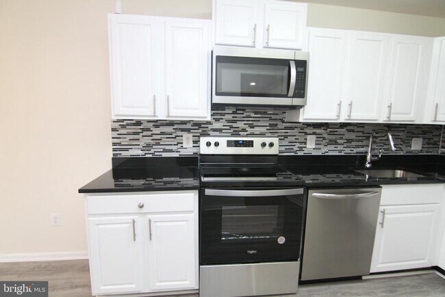 Photo - 9008 Sandalwood Dr