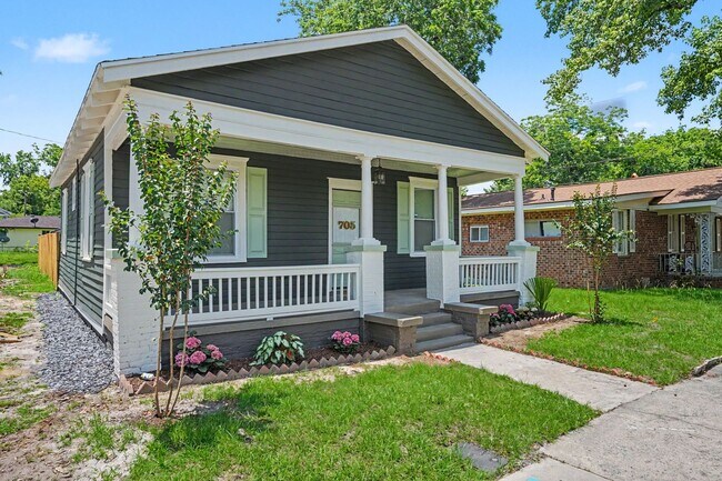 705 E 32nd St Unidad #1