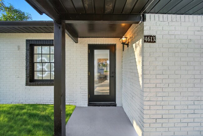 Photo - 4613 W Fair Oaks Ave